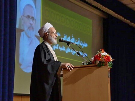 تبلیغ دین یک «نظام تربیتی» است / حرف حوزه و انقلاب در همه جهان قابل ارائه است
